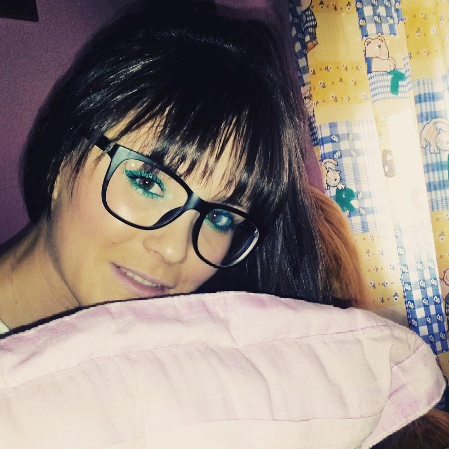 nataliadewapen's tweet photo. Ya en casita despues del evento familiar👪👪👪,echando muchisimo de menos a mi motivo...Me faltaste tu😘
#Milganasdeverte http://t.co/fYnJftV1rG