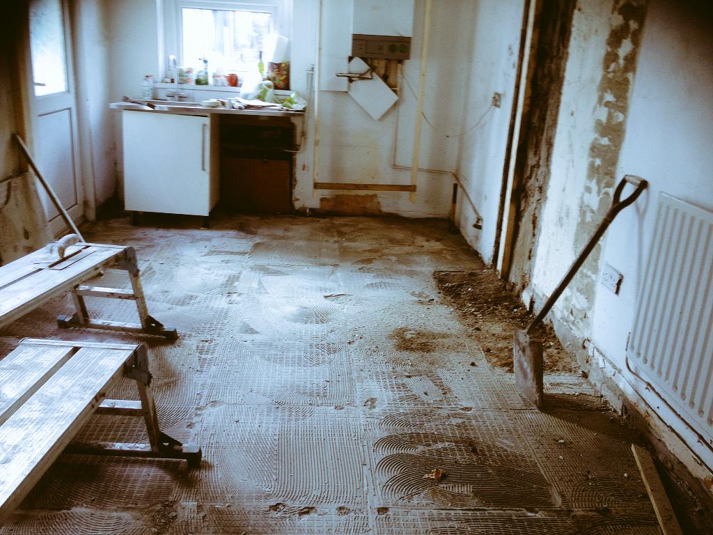 pipandrob's tweet photo. My daughters kitchen, lucky she doesn't cook, hey! #buildingsight http://t.co/0wVAjyaX5B