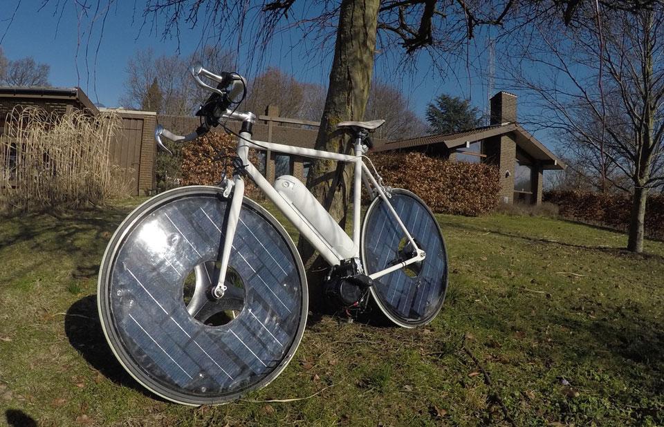 engadget's tweet photo. The "Solarbike" is a very real thing: http://t.co/ePUzakYFUU http://t.co/MNOly6tzU3