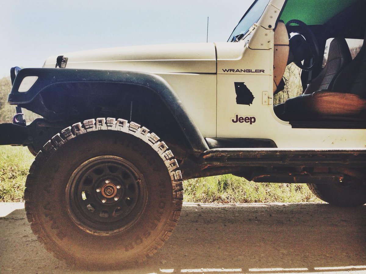 JeepCountry's tweet photo. All you're missing is some fishing poles &amp; beer. http://t.co/hPQt7bo3sl