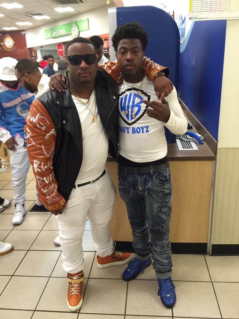 Victor_zeroni's tweet photo. Fly shit wit Bro bro #WavyLikeBuff🌊🙏🏾 http://t.co/tGNVouPwc0