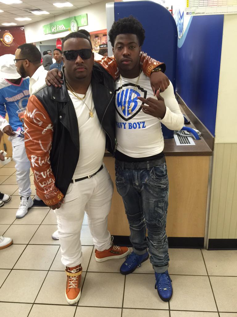 Victor_zeroni's tweet photo. Fly shit wit Bro bro #WavyLikeBuff🌊🙏🏾 http://t.co/tGNVouPwc0