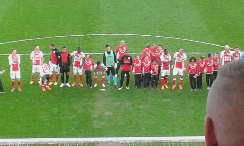 LQ2003's tweet photo. Bouilla on vois à écrasé comend you reds http://t.co/IKrwyM2tVy