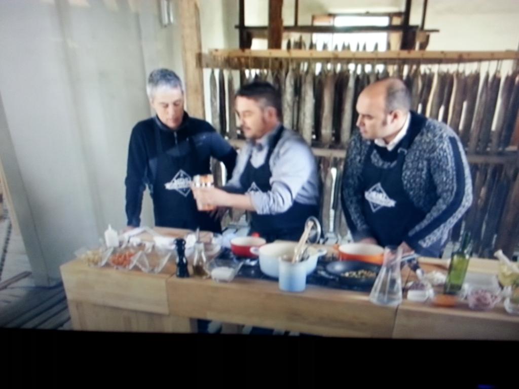 Pa amb tomàquet 2.0 <a href="/JacasJordi/">Jordi Jacas Ballesta</a> filigranes! <a href="/lluciaferrer/">Llucià Ferrer</a> <a href="/elconvidatTV3/">El Convidat</a> @Batabattv <a href="/tv3cat/">TV3 és ara @Som3Cat</a> Albert Om, gastroconvidat