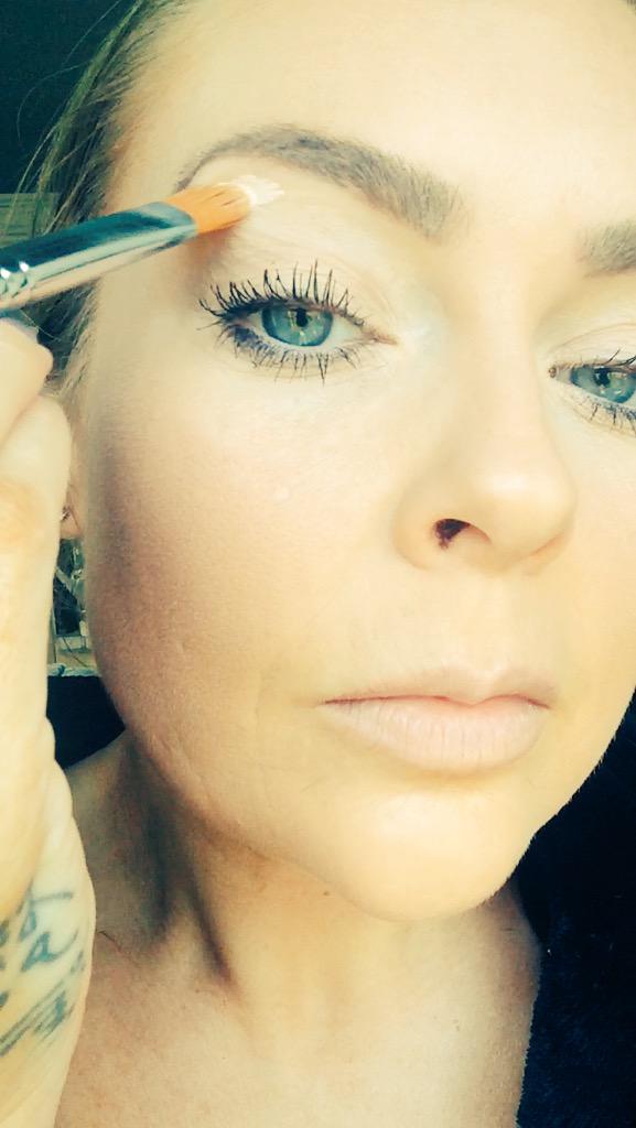 ClaireaBellaLtd's tweet image. Thank you @ContourCosmetic absolutely adore my contour kit! Works like a DREAM! So easy to use 💋 ️xx