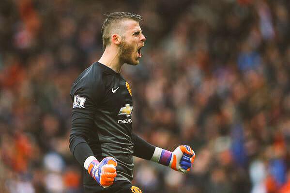 D_DeGea's tweet photo. Proud to be Red, proud of these fans! Keep on! Orgulloso de ser Red, orgulloso de esta afición! Seguimos! http://t.co/yk2t1oIQPi