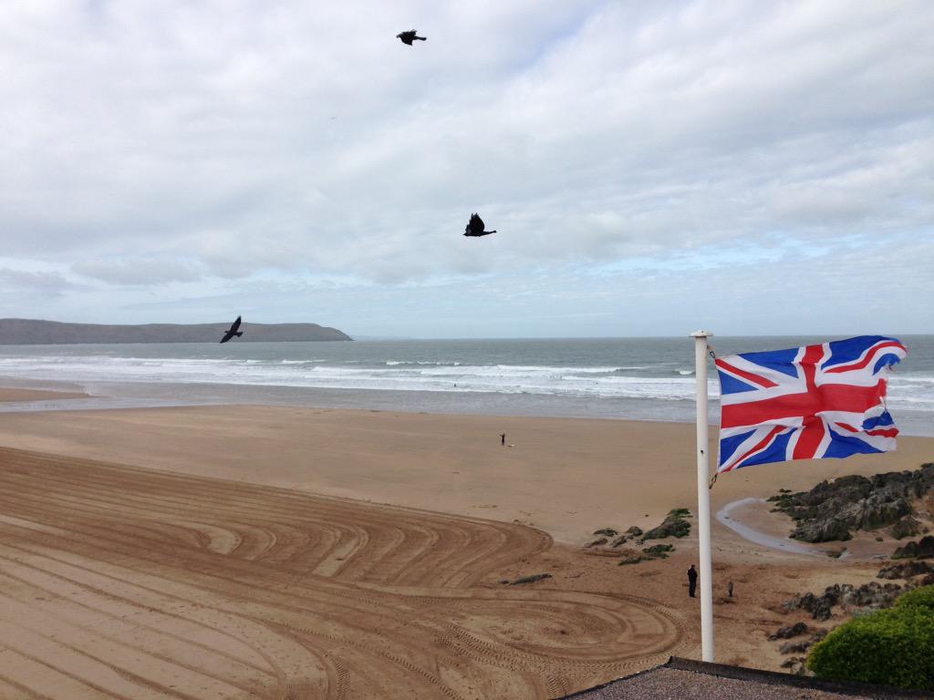Premierinnman's tweet photo. Bit breezy in Woolacombe this morning #Woolacombe @WoolacombeTIC http://t.co/1HJbOqXynJ