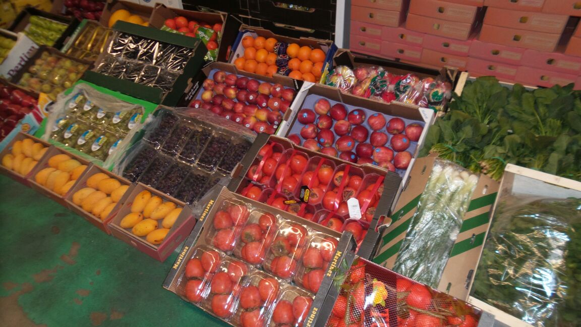 smgreenfield's tweet photo. Fruit and veg selection http://t.co/XsXJEUXvkM