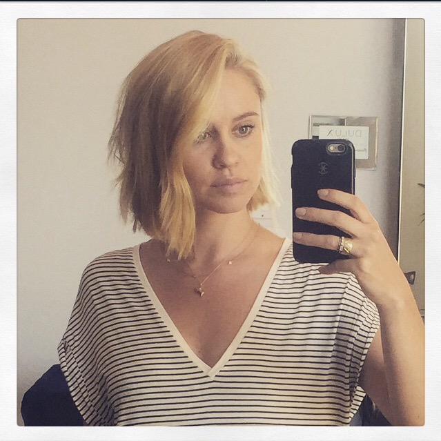 BoBecNews's tweet photo. [PIC] Becca Tobin taking a selfie https://t.co/DyrqxxCV0Q http://t.co/SqMzfpxHII