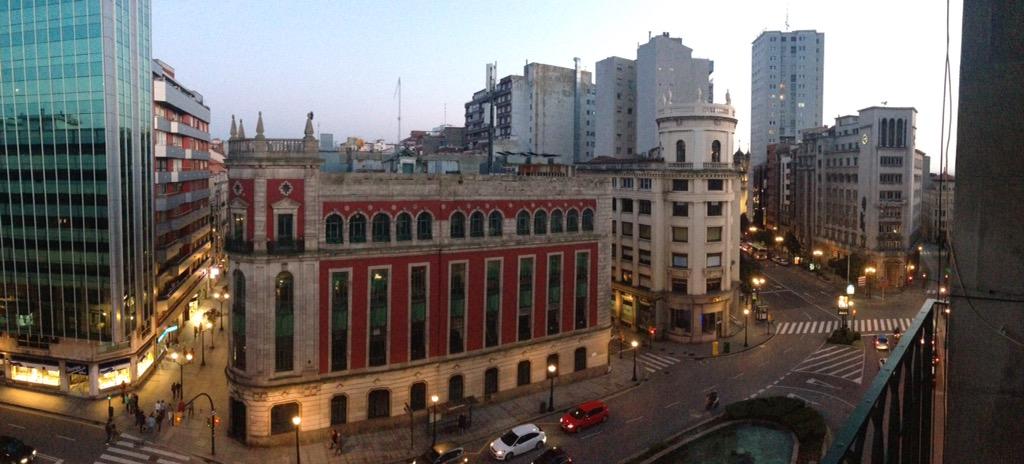 Pelayo_GG's tweet photo. Y esta semana tan especial llega a su fin, con el anocher de Gijon #redesdb #gentededonbenitogentede10 :) http://t.co/r1ltvDA2gt