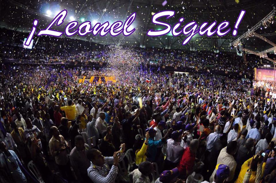 leonelsigue_'s tweet photo. El @PLDenlinea aclama el regreso de @LeonelFernandez, porque este gobierna para TODOS. #PLDGanaConLeonel #LeonelSigue http://t.co/noiITCpinx
