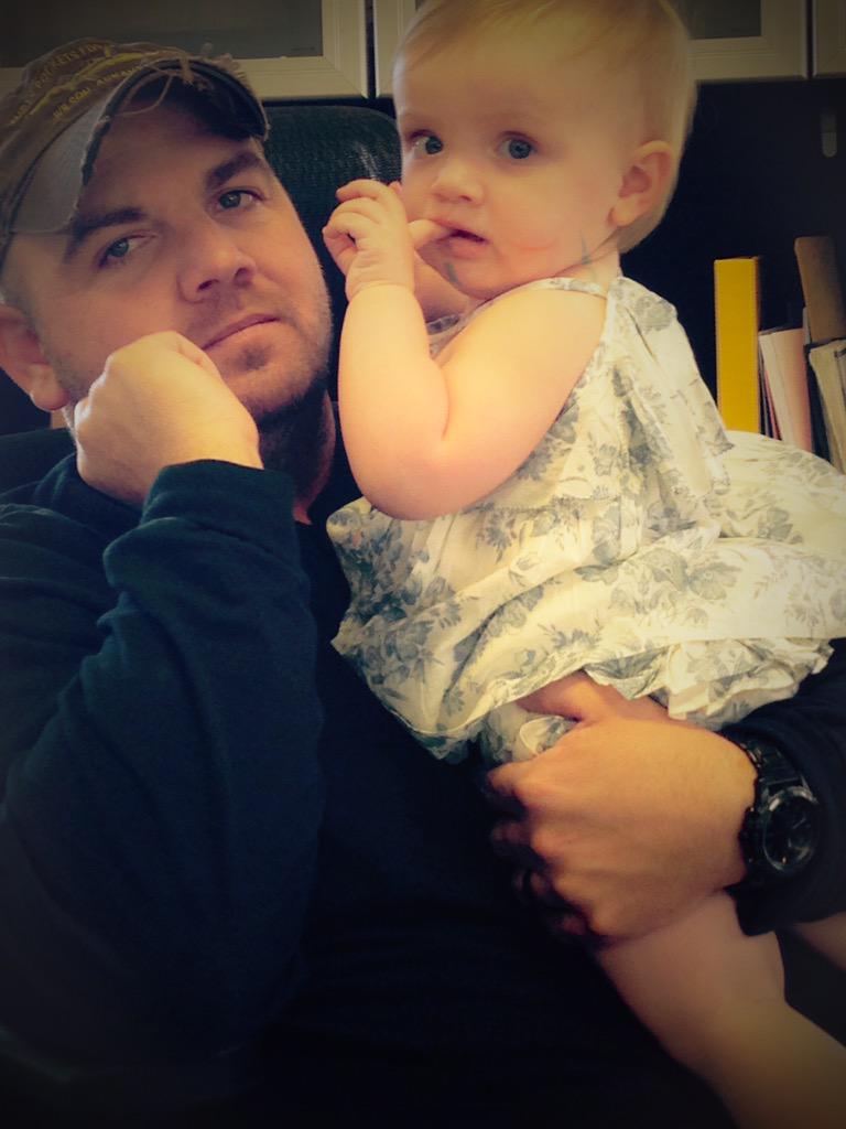 EmptyPocketsFly's tweet photo. Had a little help with the maps today #hazelb http://t.co/hToDGy0wnL