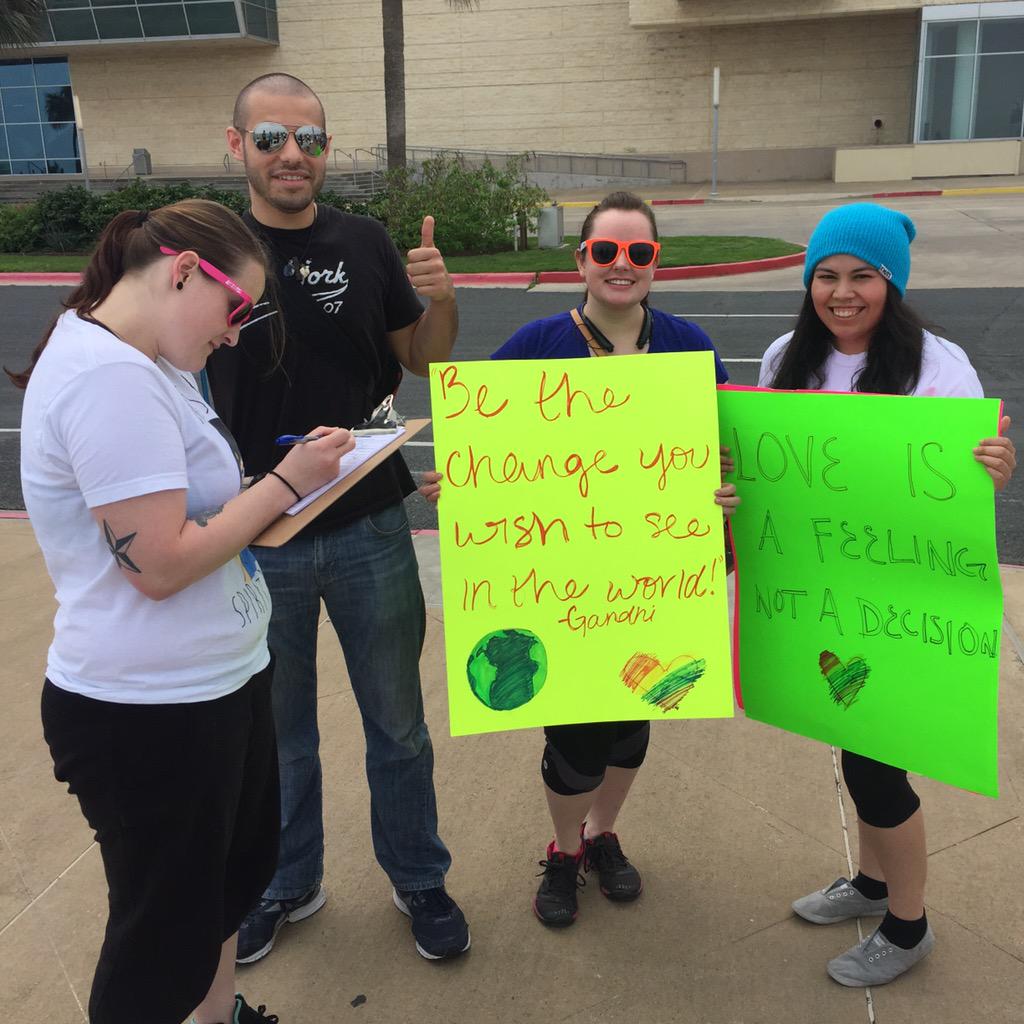 kristianfortx's tweet photo. Registering voters at the #MarriageEqualityMarch today! #GameOnTexas #VivaCC @BGTX http://t.co/ce0wAxPgXo