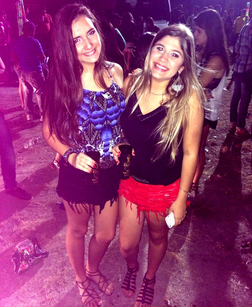 carlamedeirosm's tweet photo. Um tb especial pq ta merecendo ❤️ #saidafrentequeelatemPIB #fazoL #quersaber? #paLmaspvc #nãotenhomaturidade http://t.co/bknGg1fd9v
