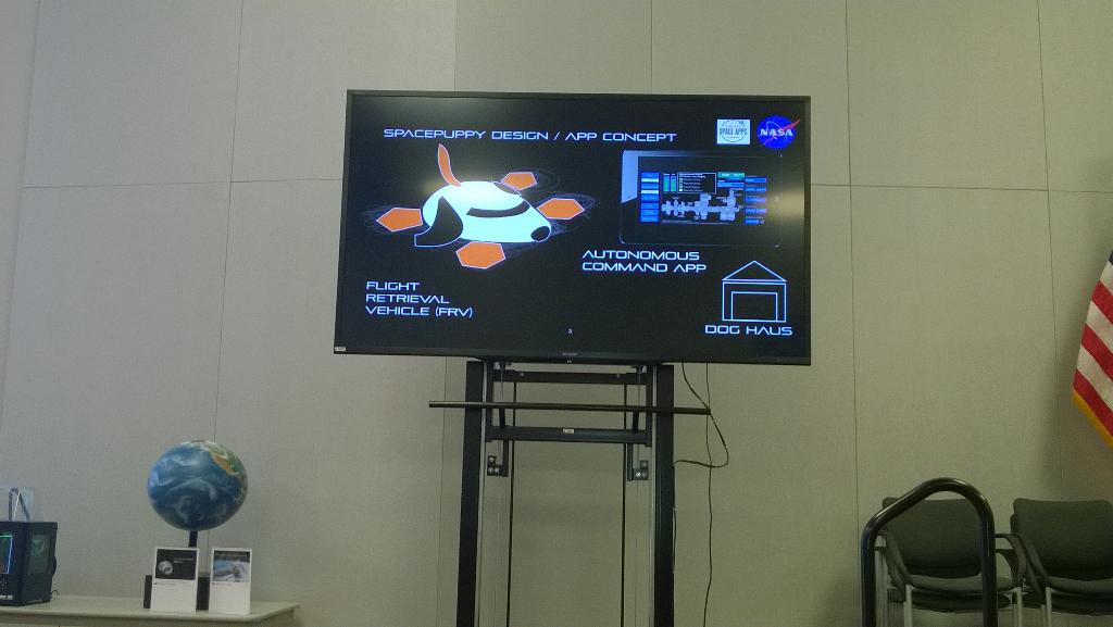 spaceappsCLE's tweet photo. Team Space Puppy 🚀 🐶 #zerogeebee #SpaceApps http://t.co/kg7RAN9EE4