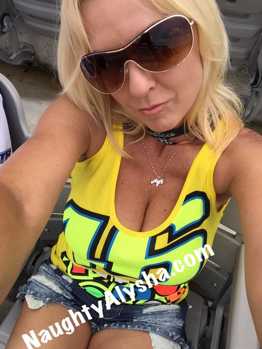 And it's time!!!! GOOOOOO @ValeYellow46!!!!! http://t.co/UEqDRP7vYn<a class="tags" target="_blank" title="On Twitter" href="/?out=eyJ0eXAiOiJKV1QiLCJhbGciOiJIUzUxMiJ9.eyJpYXQiOjE3MjA1NjA1MDQsImlzcyI6InR3cG9ybnN0YXJzLmNvbSIsIm5iZiI6MTcyMDU2MDUwNCwiZXhwIjoxNzUyMDk2NTA0LCJyZWRpcmVjdF91cmwiOiJodHRwczovL3R3aXR0ZXIuY29tL1ZhbGVZZWxsb3c0NiJ9.ckUDF8VswhaufUm_crCVy85_FS0C62YVjbyi-g1_oqpZg2dDktrcvWYlVQSOUVODRVcFEYTvvsX35KkWod9-LQ">@ValeYellow46</a><a href="/tag/kilkennycastle"class="tags"><span>#kilkennycastle</span></a>