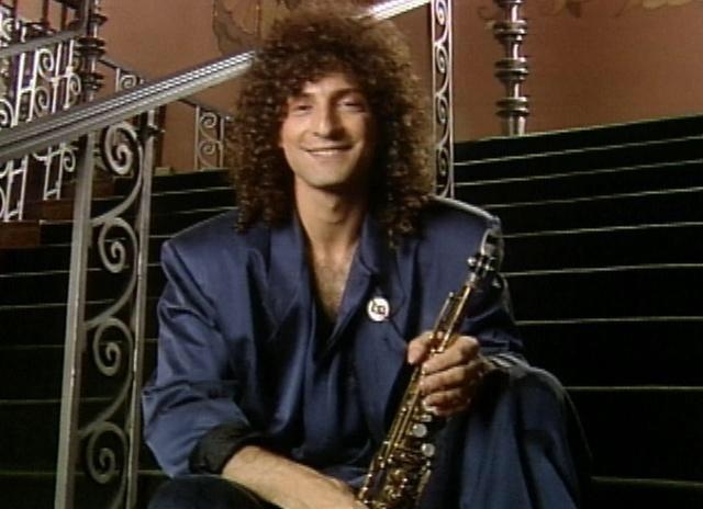 notejde's tweet photo. Det här min nya idol. Han heter Kenny G http://t.co/ieHl5KMcQK