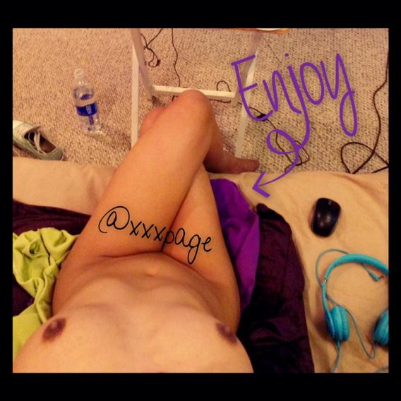 #lazysunday http://t.co/gHWs9QmXWF<a href="/tag/lazysunday"class="tags">#lazysunday</a>