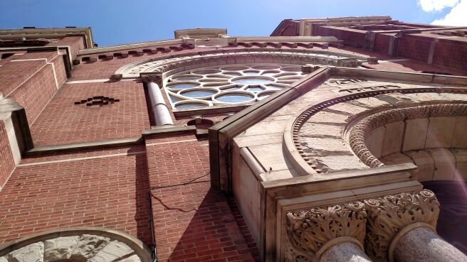 KDevinePgh's tweet photo. Gorgeous day in #Pittsburgh @StripDistrict http://t.co/RhLBkNrcAB