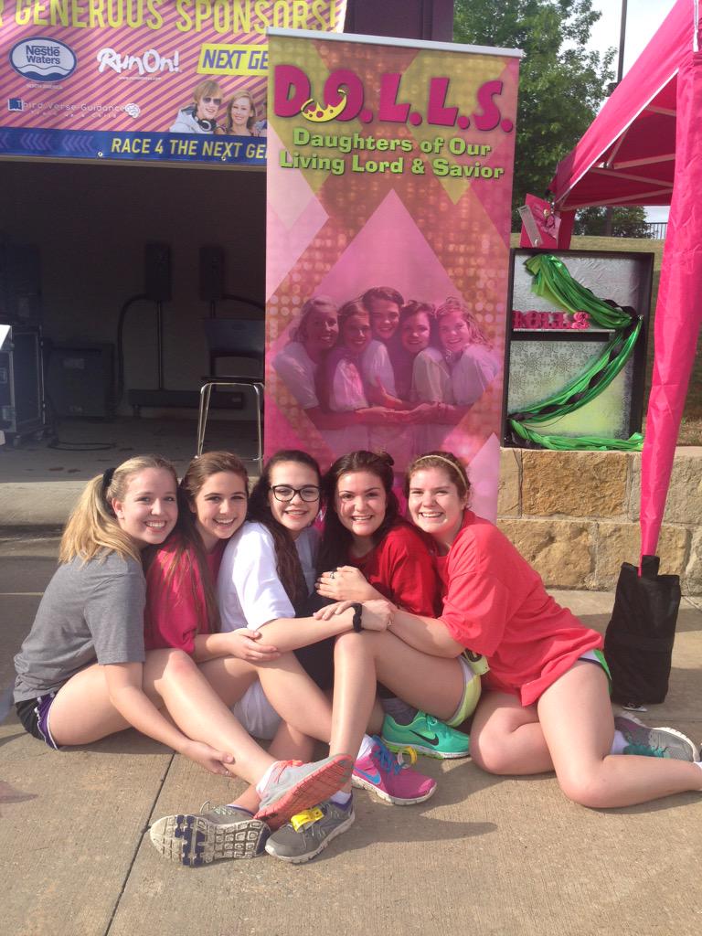 AHSDOLLS's tweet photo. Fun day yesterday at the #nextgen5k http://t.co/dWRKhZKtnI