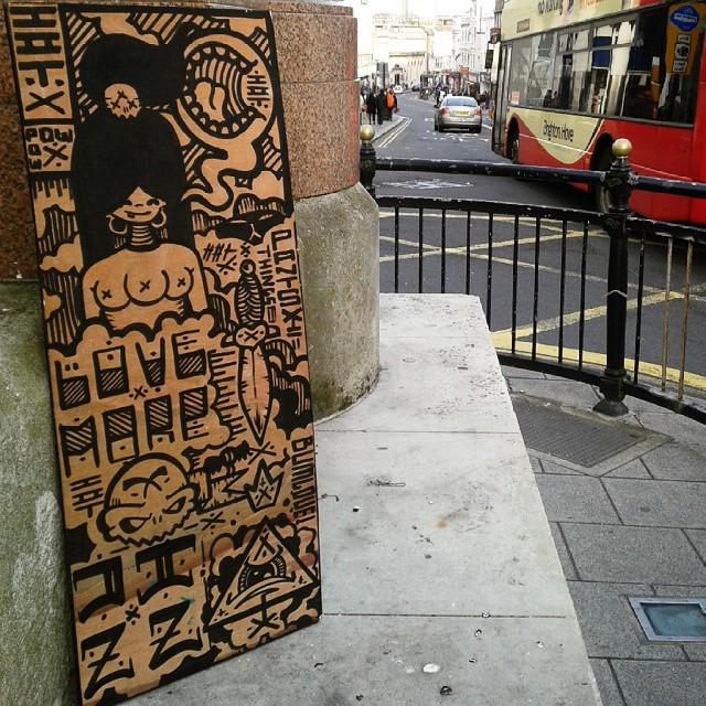 FREE ART.
happy sunday people free wood n ink in central Brighton #iownthisart #iotart #brightonstreetart #streetar…