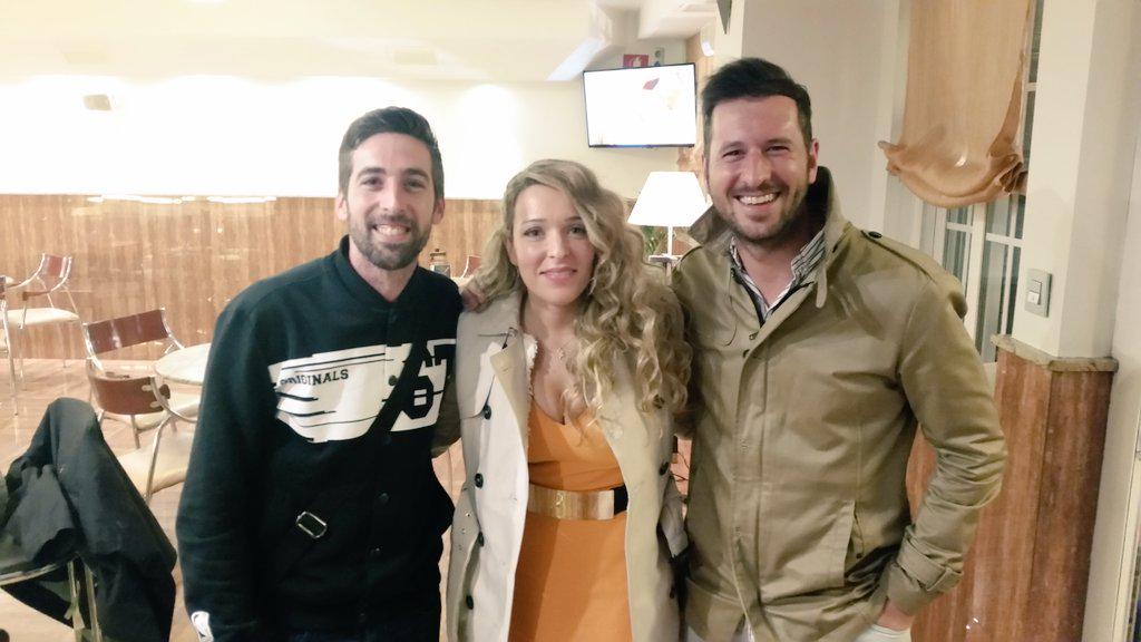 UnicaVir's tweet photo. Genial nochee carnavalera en Atarfe!! @Sehito_cai #chema @CarnavalAtarfe1 GRACIAS!!!@SaulitoAlvarez1 @SergiiooDS http://t.co/Qs3Ny0xxA7