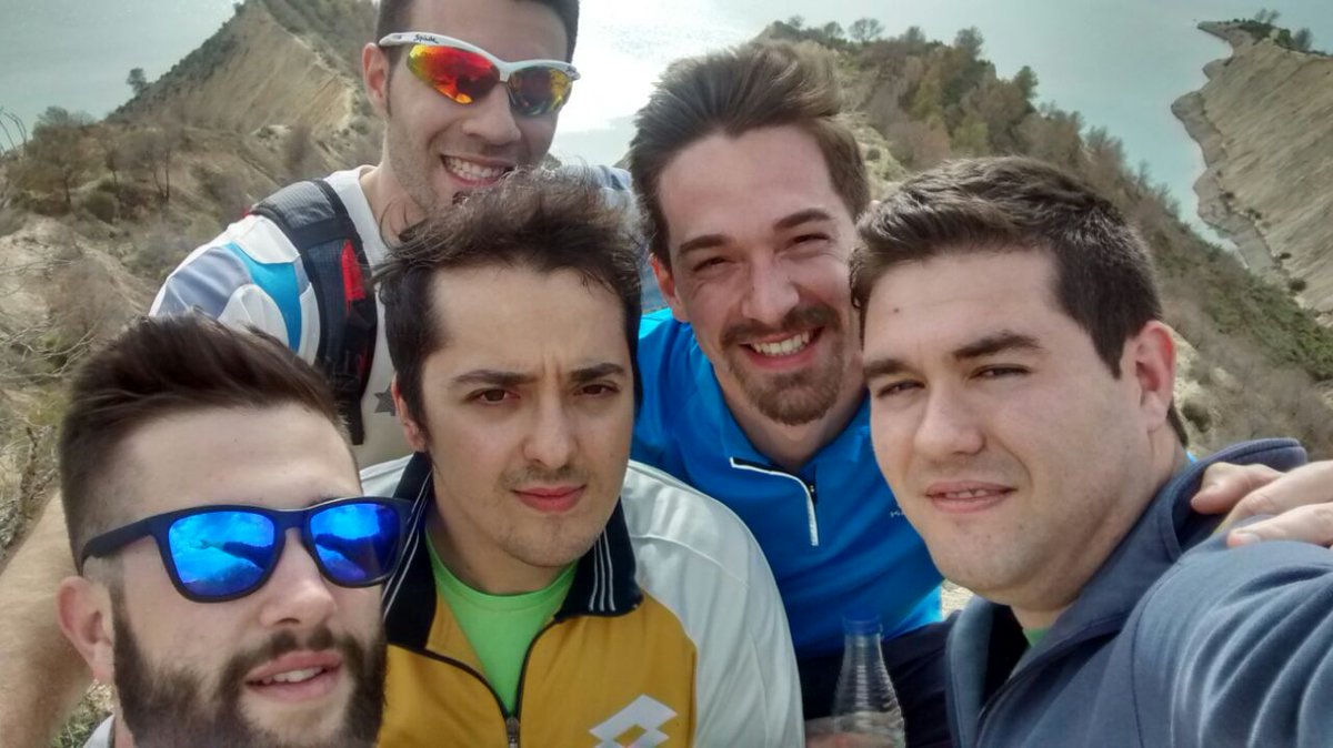 Fran88om's tweet photo. Domingo de ruta con el equipo caminante 7.0
@ViCtOR_rM_  @suaxi10 #Jose y #Miguel #castellar #mirador #Librilla http://t.co/qnbEk8tXm9