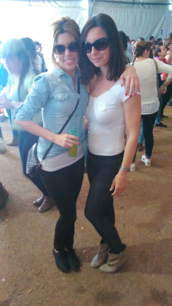 mj_perez8's tweet photo. Otro Perales más junto a mi gran amiga, para mi una hermana @Arantza84 !!! Por muchos ratitos tan buenos como estos!! http://t.co/01wETn8Nnl
