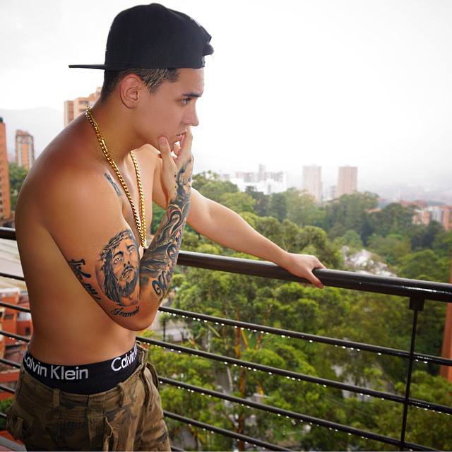 Yulibarros20's tweet image. K-evin R-epresenta F-elicidad A-mor N-obleza S-entimiento #KRFans #FansParaSiempre @KEVINROLDAN #ElNumberOne