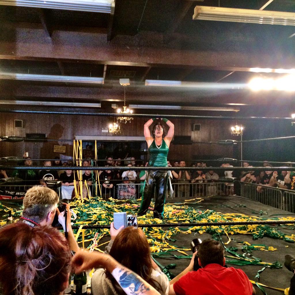 Reiderreiter77's tweet photo. Arrigato Nakagawa. #ThankYouTomoka #AAWSHIM #TomokaFinal http://t.co/fPHvv35VvE
