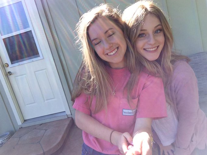My best friend and partner in crime is back😏💜💜👸🏼👸🏼 @siennan07 http://t.co/ctotuFqZBH