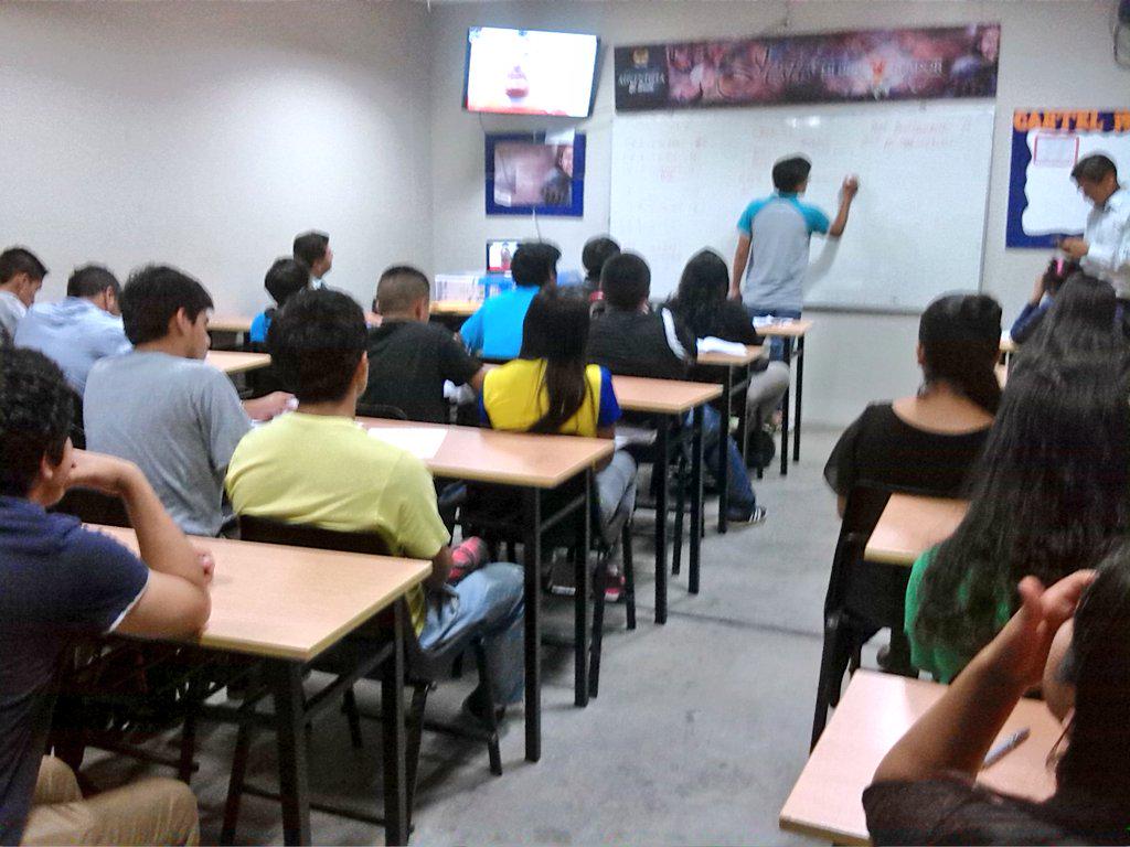 anthonycentenod's tweet photo. Reunión de Directores de JA-Zona7y8 a través de Skype con el Pr.Miguel Guerrero. Sigamos trabajar para su obra! http://t.co/ZquCPKEVIX