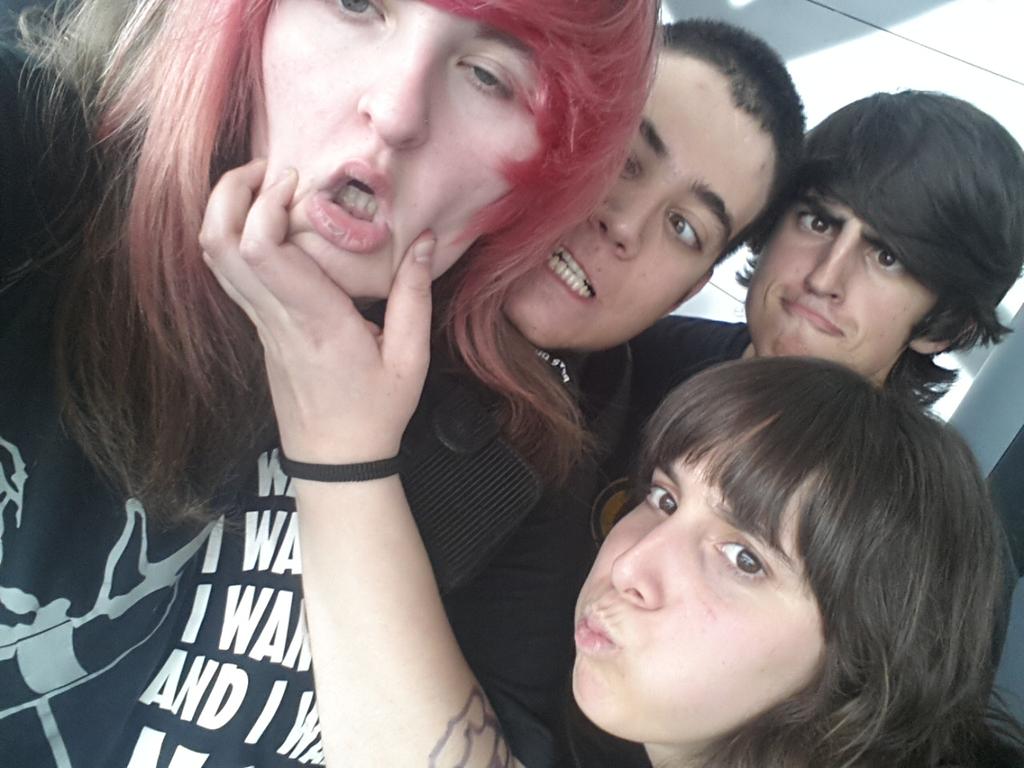 NireCashemire's tweet photo. Qué nos pasa chicos http://t.co/5L3OC3e27U