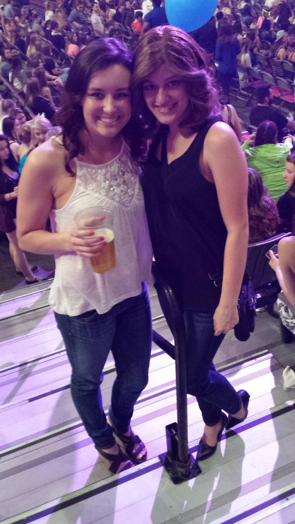 demileigh392's tweet photo. A year ago today! #timehop #MileyCyrus #concert @lallen1328 http://t.co/W2m3mhbyiB