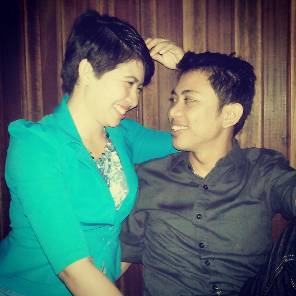karmilla99's tweet photo. @RikkiJo1  habis jln with cinta q. http://t.co/F1A0GrozeB