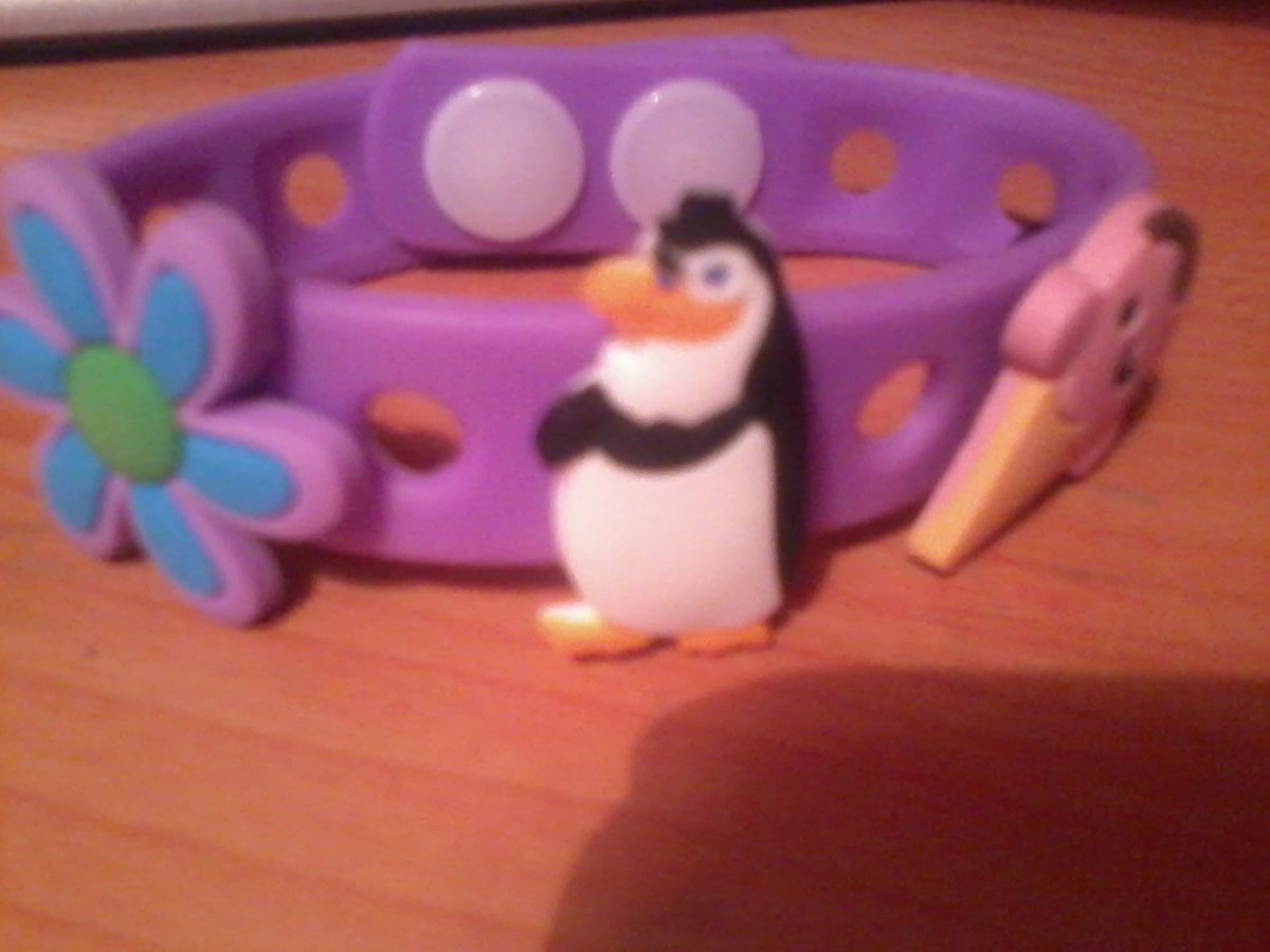 Skipperpinguin's tweet photo. SIIIIIIIIIIIII HOY MUUY FELIZ!!!!!☺ #savetoPoM hermosa Pulsera http://t.co/uMAuCQ21qn