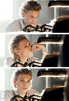 StoryOfJace's tweet photo. Vengo a alegrarles su fin de semana ;) http://t.co/HmokEq9nsU