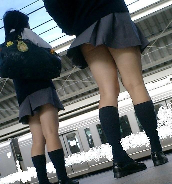 Schoolgirl glamour teenager pissing