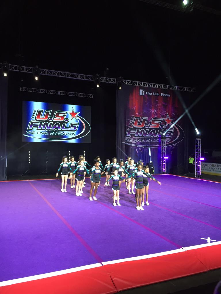 theusfinals's tweet photo. LOVE #worldofcheer fans!! They scream the voiceovers from the stands!! #usfpcola http://t.co/BpVYgG8RxK