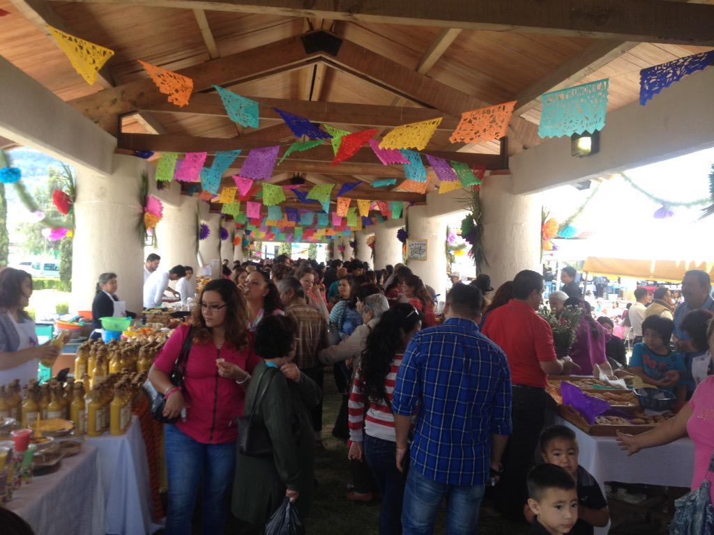 lilianacabrerau's tweet photo. Fue un gusto recordar la tradicional muestra gastronómica!!#Coletolandia #TradicionMx http://t.co/5ei2dOjQIH