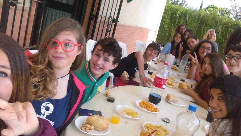 GloriaAnguis's tweet photo. Rodaje G2 @ClasesGloriaAng OS ADORO! Un gran dia en familia! http://t.co/kR7YD3VIdf