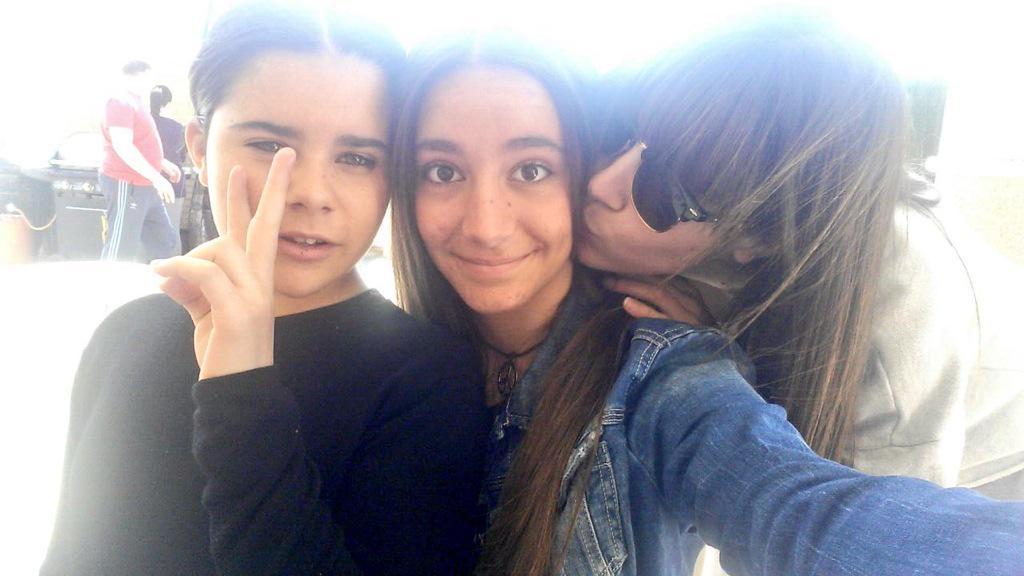 GloriaAnguis's tweet photo. Rodaje G2 @ClasesGloriaAng @AnabelRguezSilv @Gordillo_MG http://t.co/wu3VcQ70p4