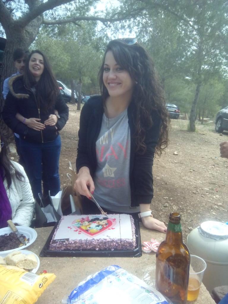 Leila21126's tweet photo. Gracias a este novio y a estos grandes amigos 😊 Gran día y gran sorpresa 🎉🎉 Sois lo mejor 😘 http://t.co/kJ3jhSPPHJ