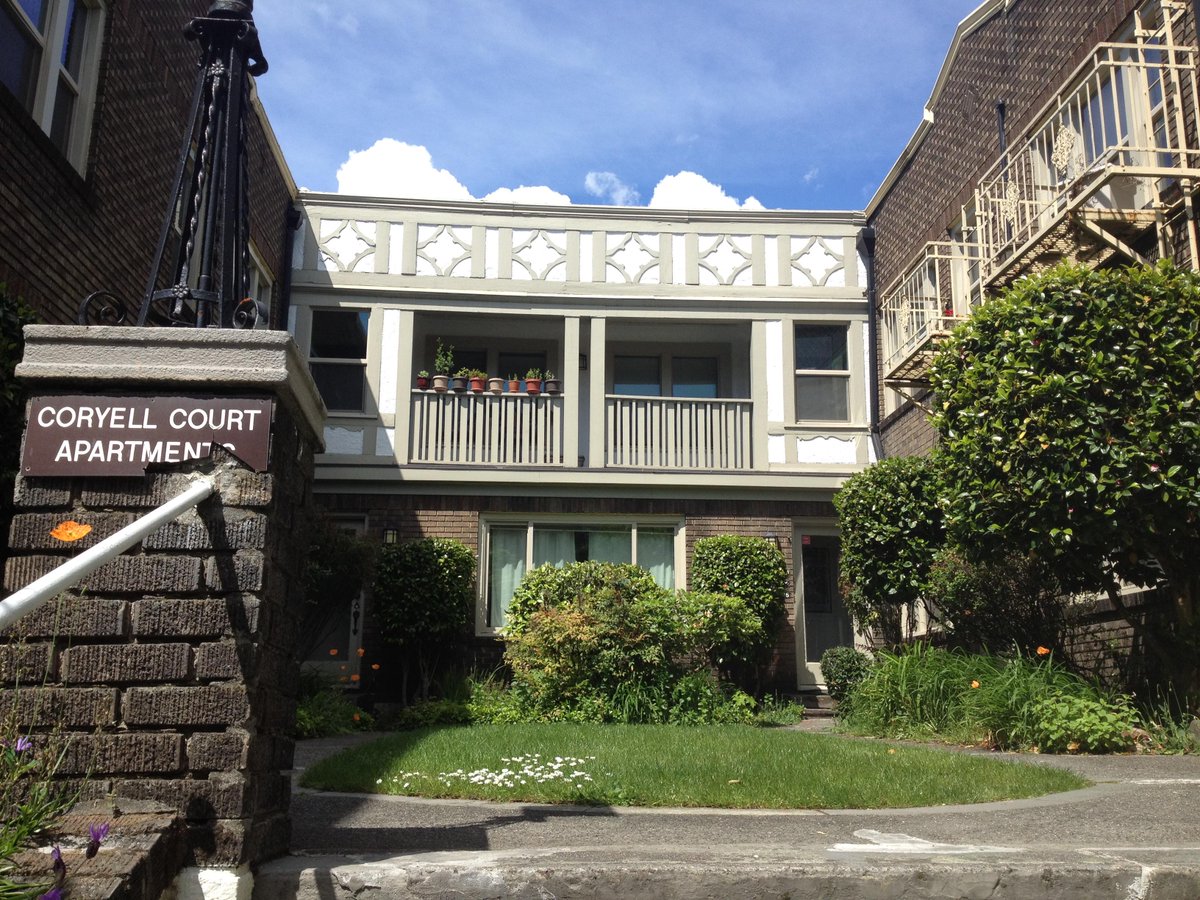 CameronCrowe's tweet photo. Singles Archives #4: Filming Locations - Then and Now http://t.co/sk6ZNWjy8k http://t.co/Z0IfVCmSEx