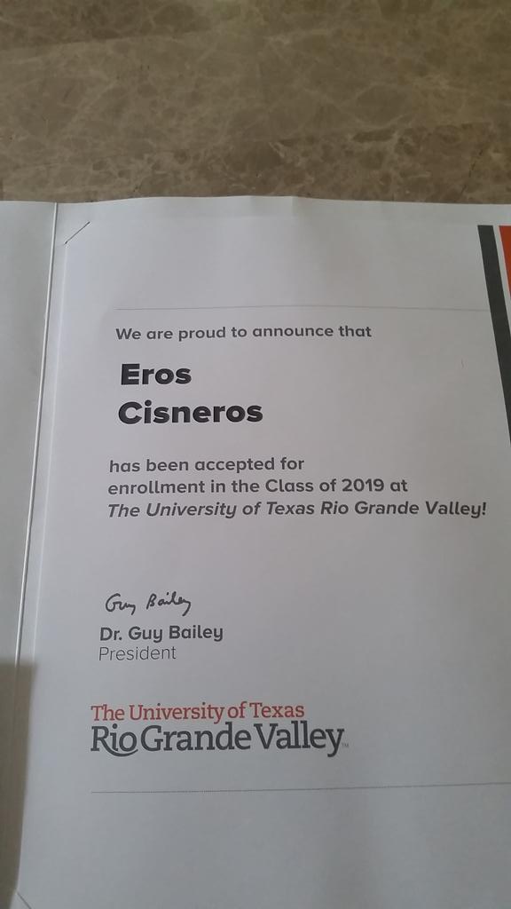 CisnerosEros's tweet photo. #UTRGV #FirstClass http://t.co/g2dBAKKmMZ