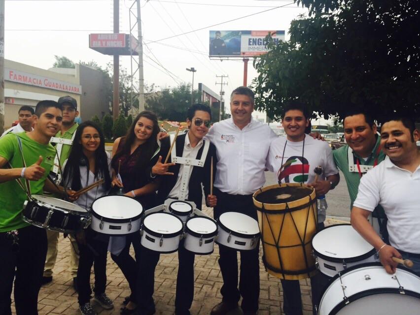 OlafCorvera's tweet photo. la batucada apoyando a @alunacanales #micandidato #vamoscontodo http://t.co/WKmngu3rlm