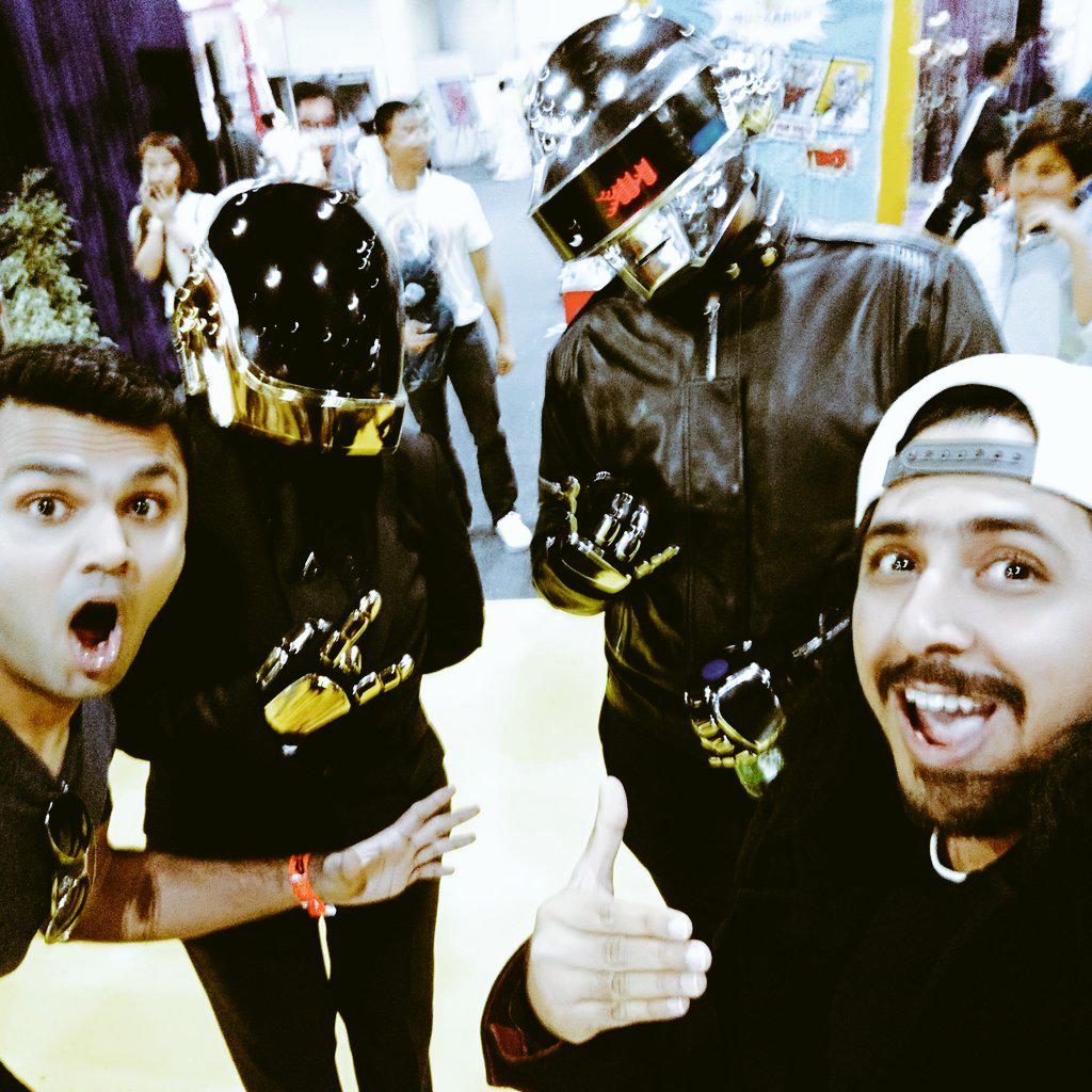 mali85's tweet photo. With @soul3dout and #daftpunk at the #dubai #comiccon representing #silentbob #MEFCC #Mefcc2015 http://t.co/2wnTwEYqht