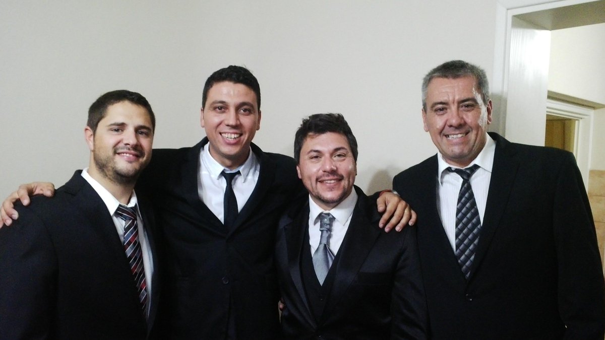 JahCapella's tweet photo. Así arrancaba todo...
Con @LuchoSoldi @ferrotili http://t.co/lzGrwBDWzk