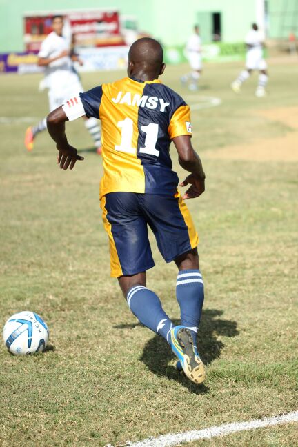 LDFcomdo's tweet photo. Fotos del partido Moca FC vs O&M FC #MFCOYM ##LDFBancoPopular http://t.co/UKzCLoDHSx