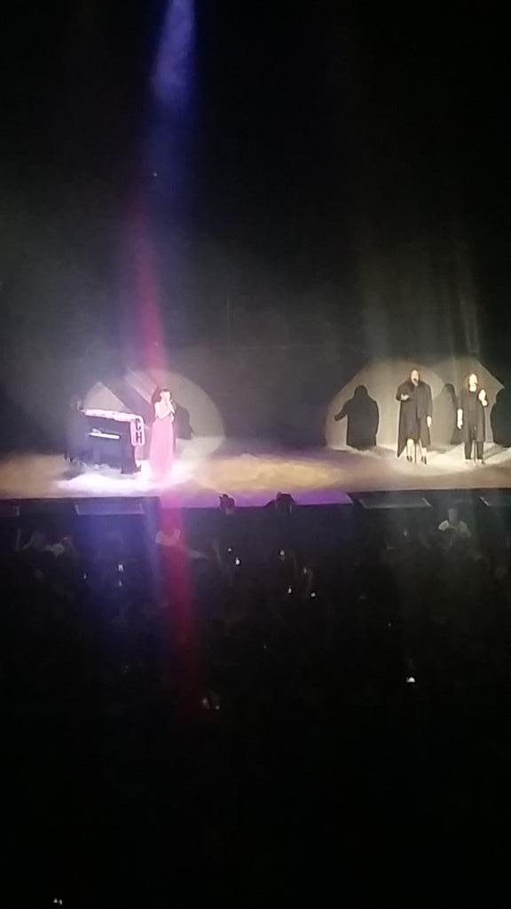 schivas79's tweet photo. What an amazing nite @NICKIMINAJ http://t.co/UH0I3DnYz6